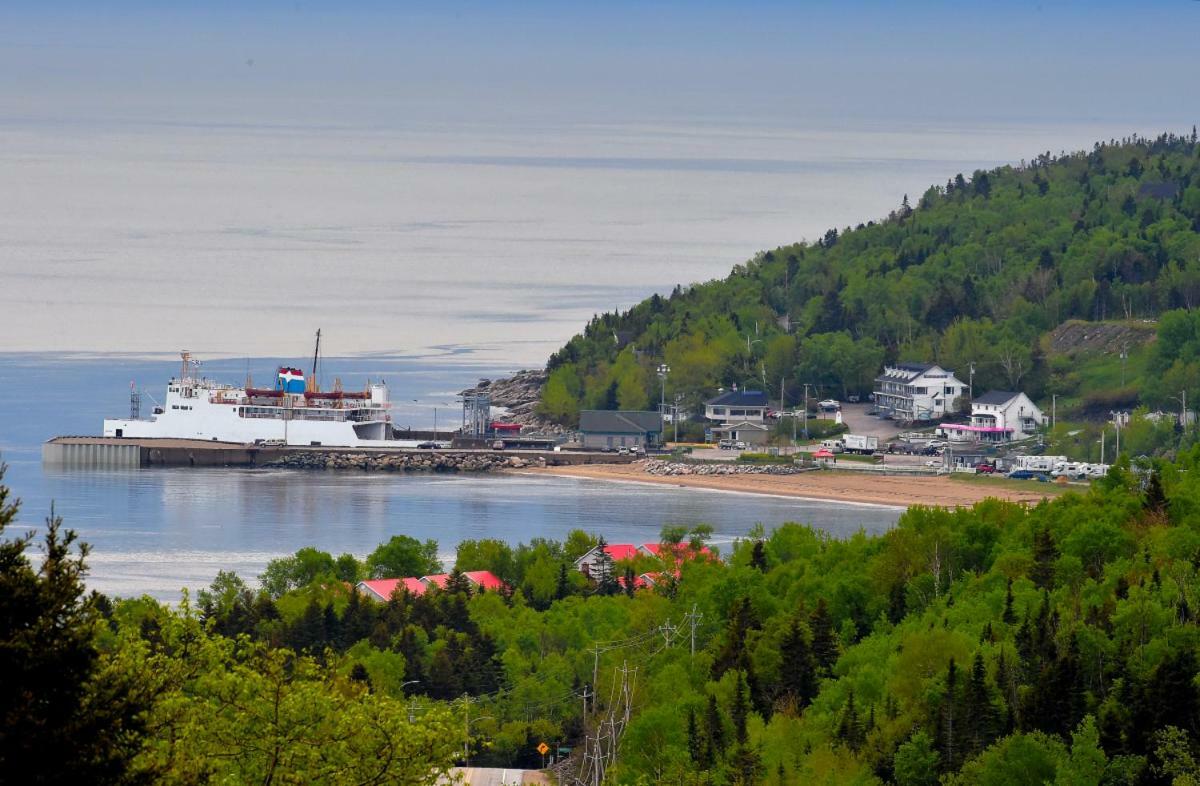 Auberge Sur Mer Charlevoix Saint-Siméon Exteriör bild